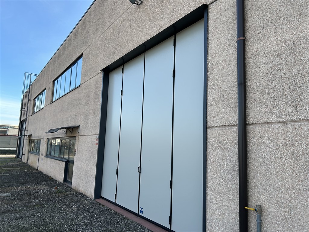 Affittasi castel guelfo porzione di capannone