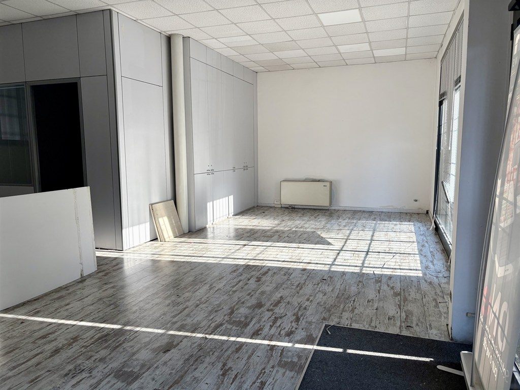Bologna, Borgo Panigale - Affittasi ufficio produttivo/laboratorio